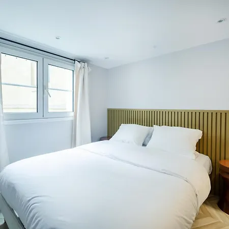 Palais Royal Design Apartment