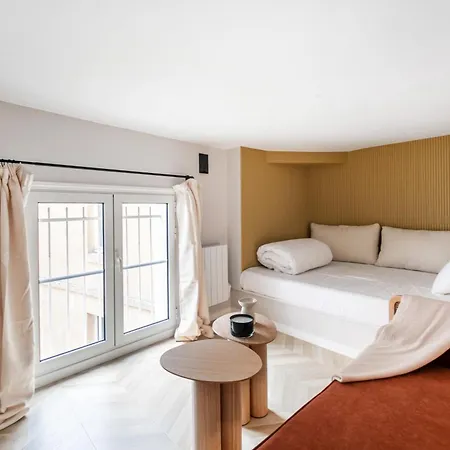 Palais Royal Design Apartment